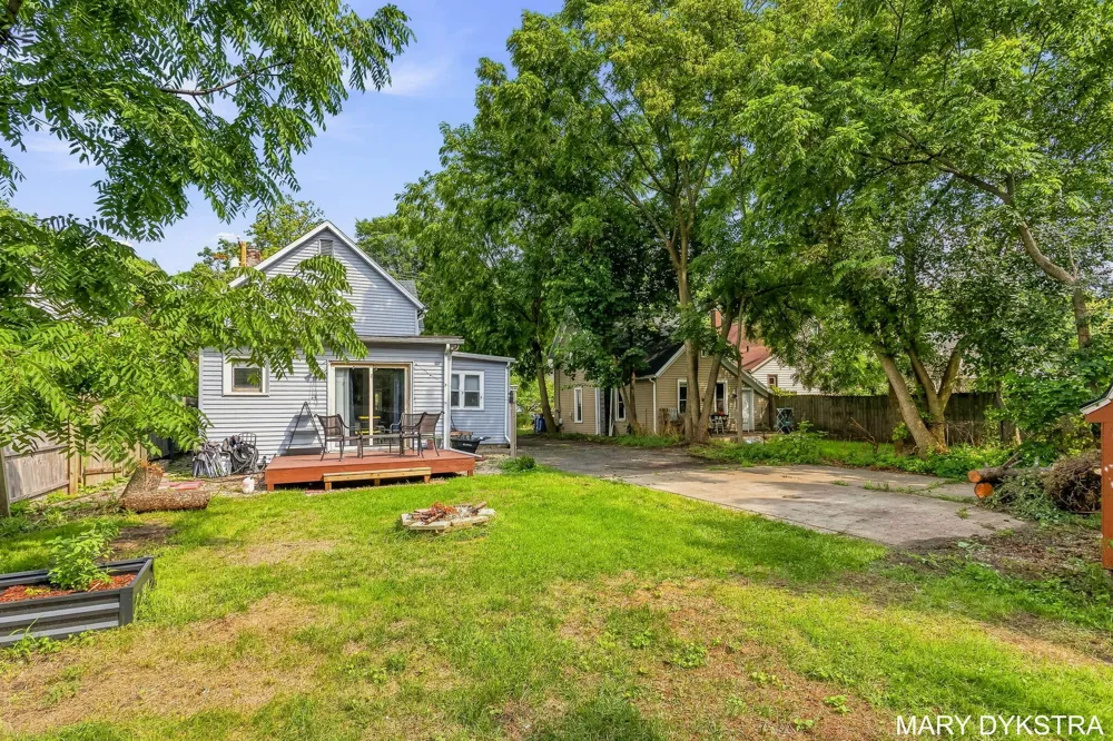 823 Prospect Avenue NE Grand Rapids, MI 49503