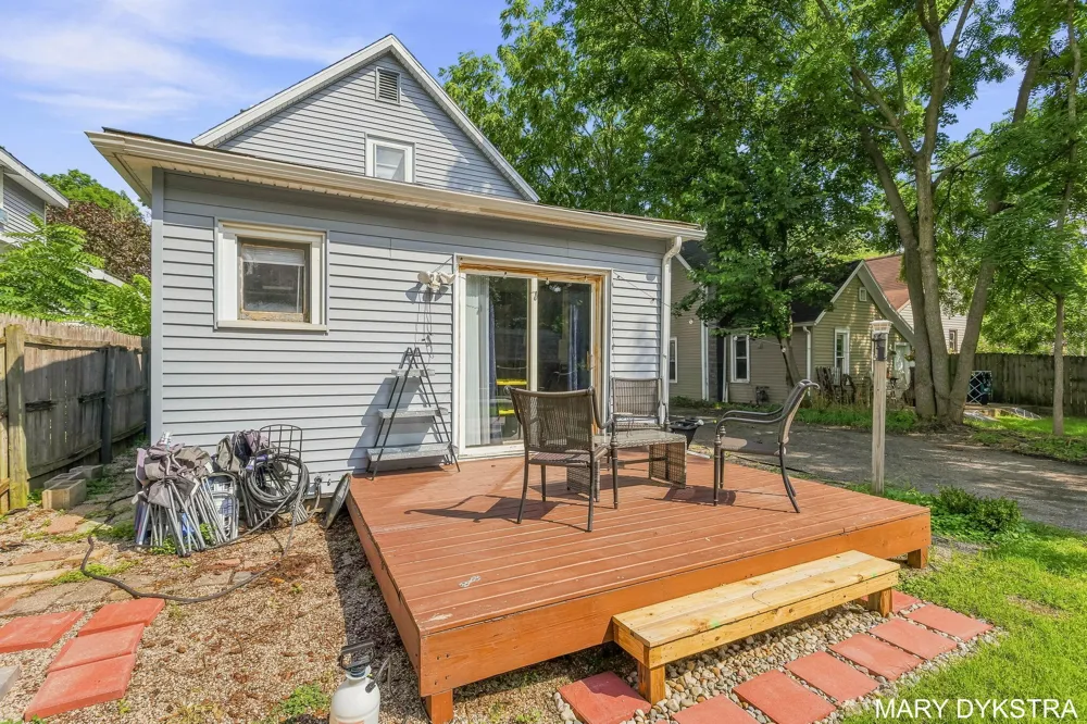 823 Prospect Avenue NE Grand Rapids, MI 49503