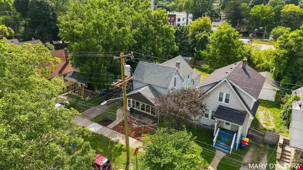 823 Prospect Avenue NE Grand Rapids, MI 49503