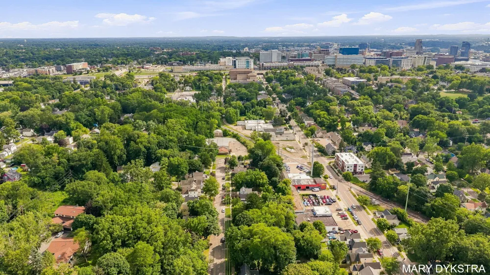 823 Prospect Avenue NE Grand Rapids, MI 49503