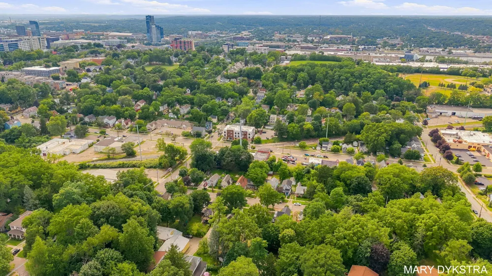 823 Prospect Avenue NE Grand Rapids, MI 49503