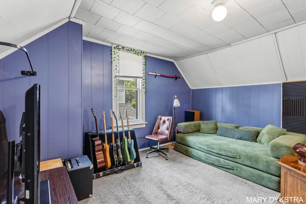 823 Prospect Avenue NE Grand Rapids, MI 49503