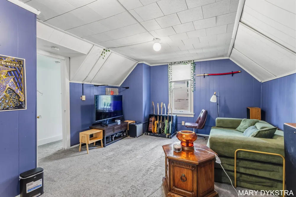 823 Prospect Avenue NE Grand Rapids, MI 49503