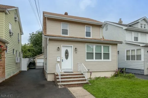 39 Hurden St