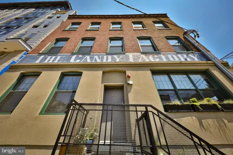 1125 E COLUMBIA AVENUE #203