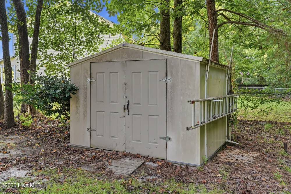 221 Rudolph Lane Hubert, NC 28539