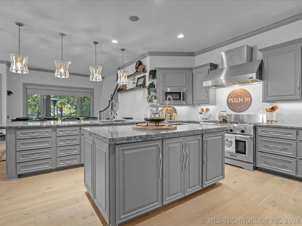 6902 E 115th Street S Bixby, OK 74008