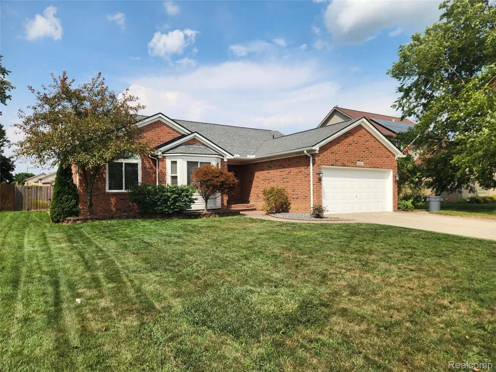 29007 Oakmont Drive Chesterfield Township, MI 48051