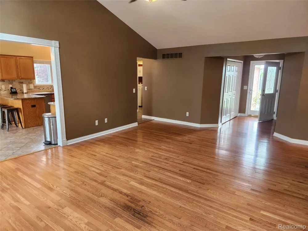 29007 Oakmont Drive Chesterfield Township, MI 48051