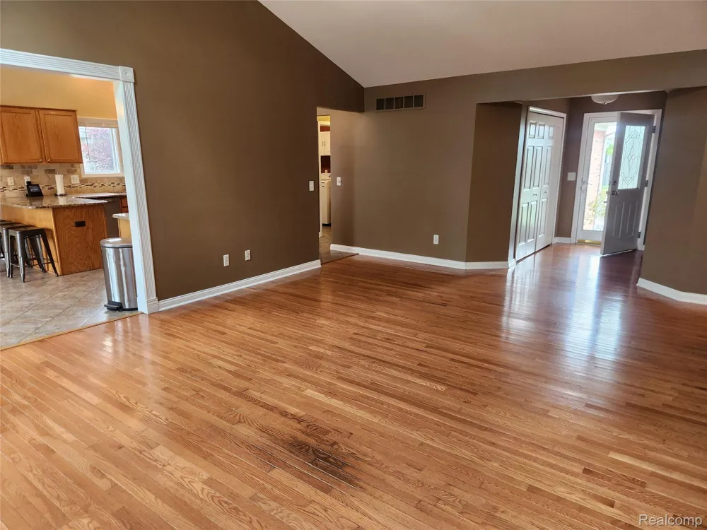 29007 Oakmont Drive Chesterfield Township, MI 48051