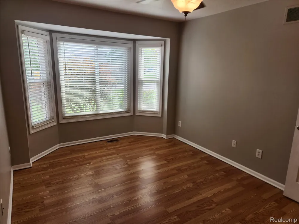 29007 Oakmont Drive Chesterfield Township, MI 48051