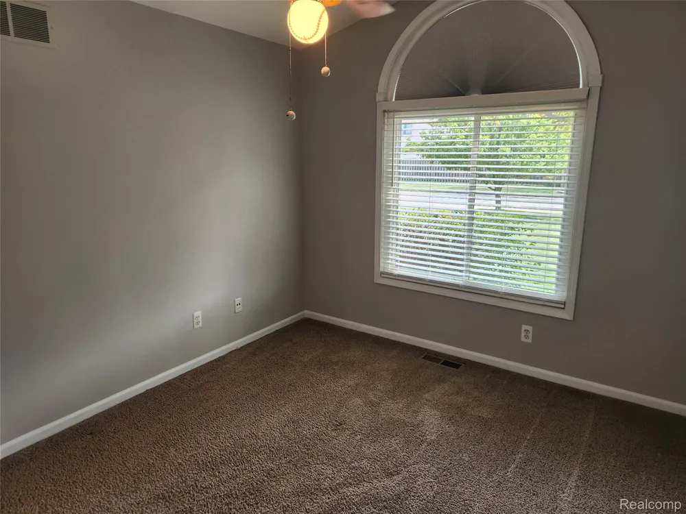 29007 Oakmont Drive Chesterfield Township, MI 48051