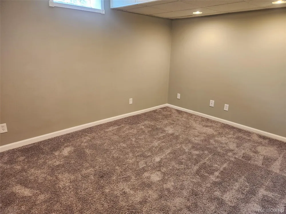 29007 Oakmont Drive Chesterfield Township, MI 48051