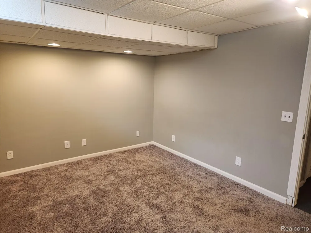 29007 Oakmont Drive Chesterfield Township, MI 48051