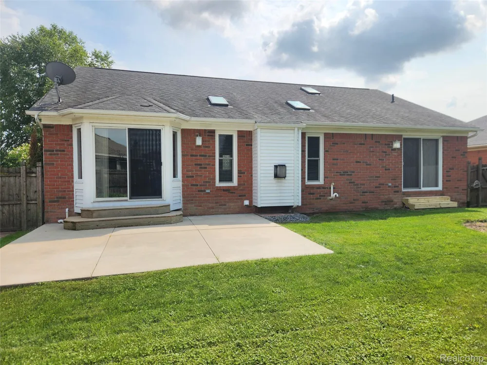 29007 Oakmont Drive Chesterfield Township, MI 48051