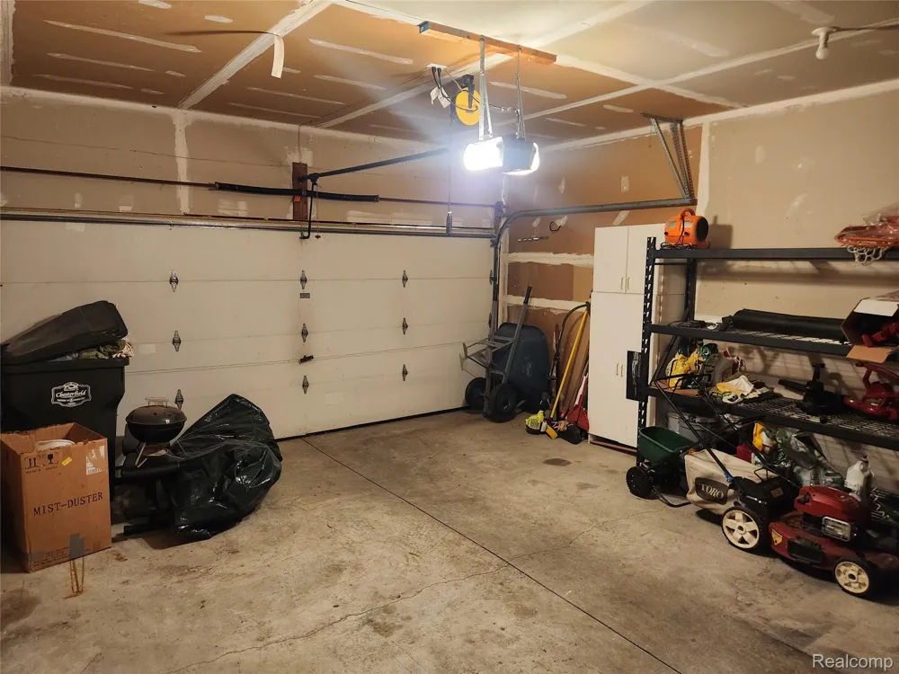 29007 Oakmont Drive Chesterfield Township, MI 48051