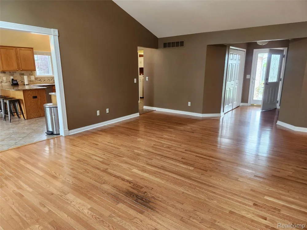 29007 Oakmont Drive Chesterfield Township, MI 48051