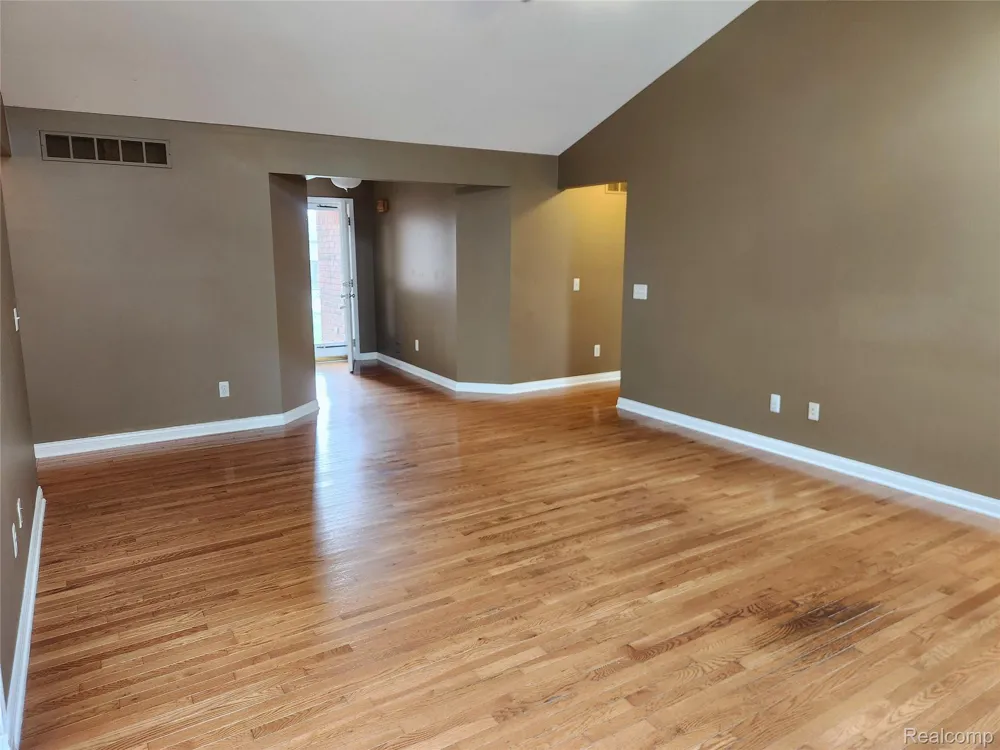 29007 Oakmont Drive Chesterfield Township, MI 48051