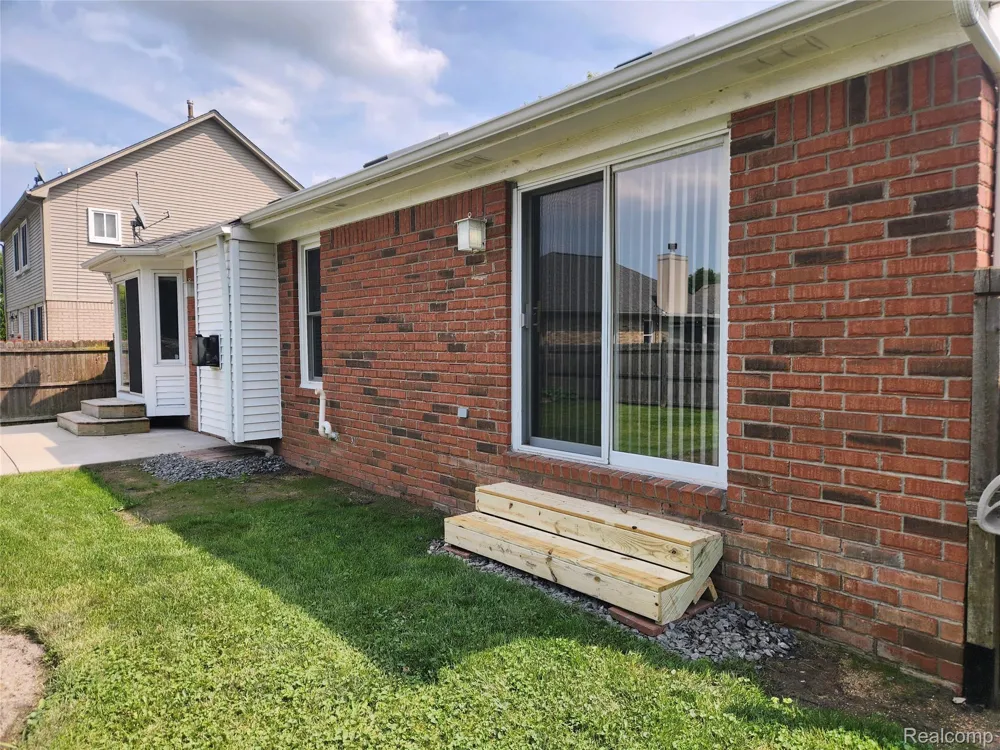 29007 Oakmont Drive Chesterfield Township, MI 48051