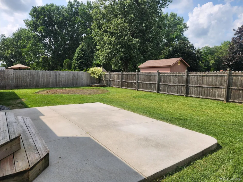 29007 Oakmont Drive Chesterfield Township, MI 48051