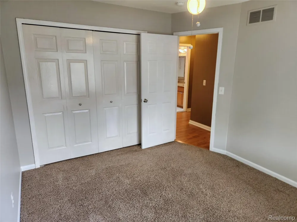 29007 Oakmont Drive Chesterfield Township, MI 48051