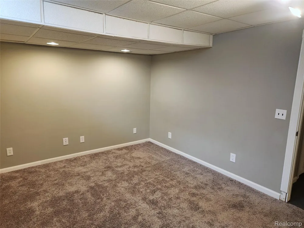 29007 Oakmont Drive Chesterfield Township, MI 48051