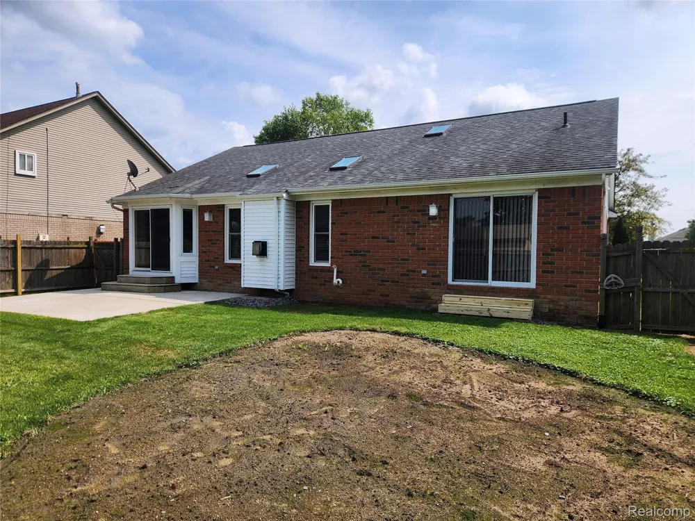 29007 Oakmont Drive Chesterfield Township, MI 48051