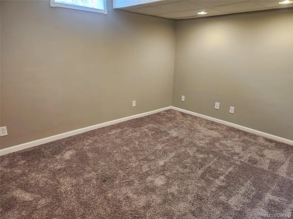 29007 Oakmont Drive Chesterfield Township, MI 48051