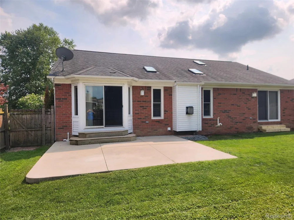 29007 Oakmont Drive Chesterfield Township, MI 48051