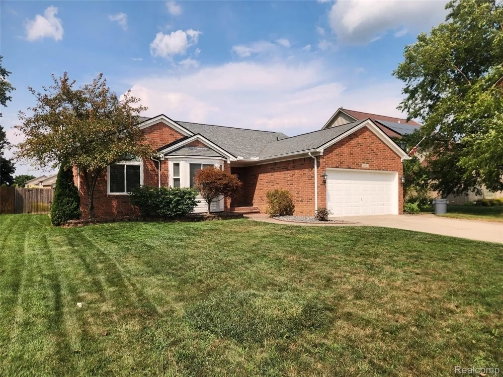 29007 Oakmont Drive Chesterfield Township, MI 48051