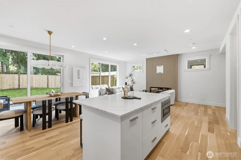 10026 Slater Avenue NE Kirkland, WA 98033