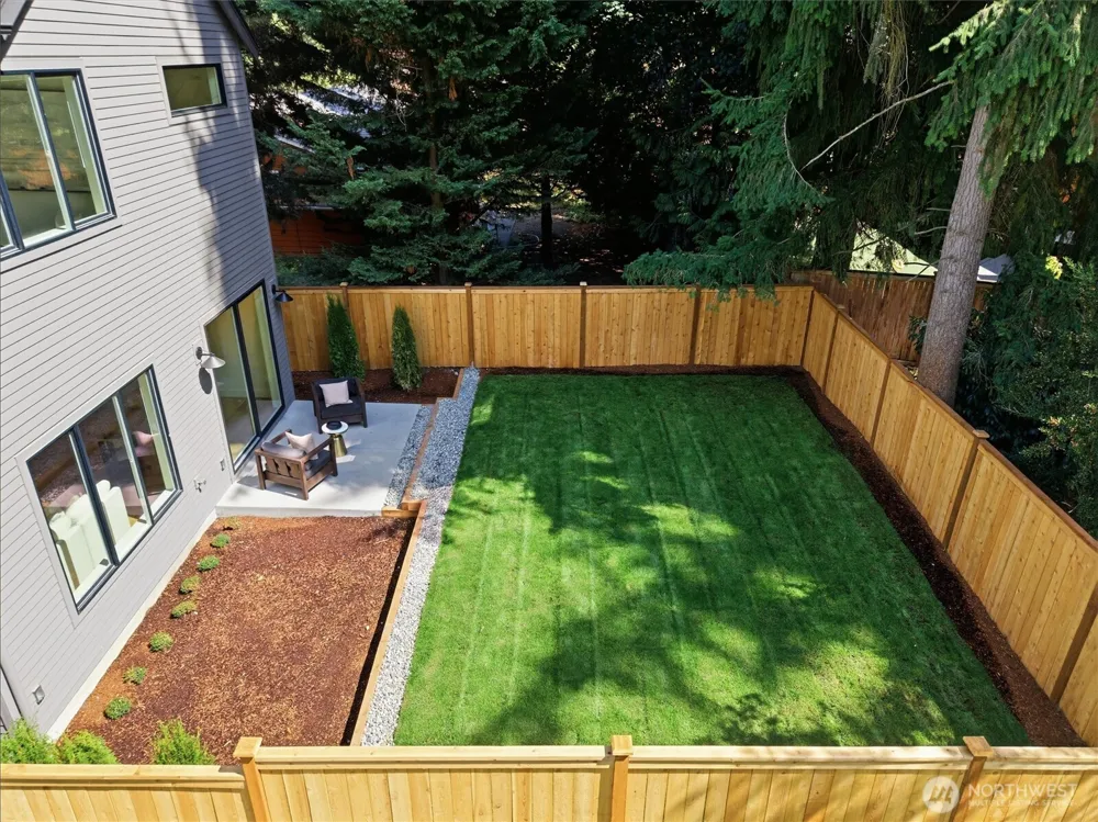 10026 Slater Avenue NE Kirkland, WA 98033