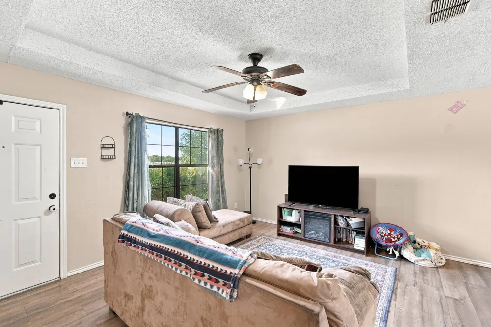 115 Solon Road Waxahachie, TX 75165