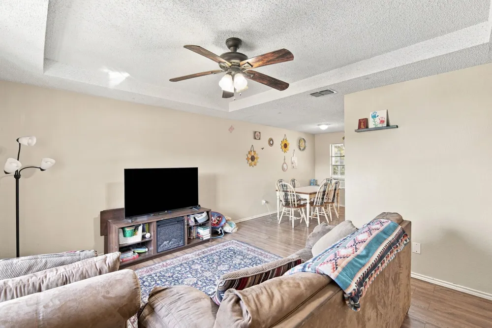 115 Solon Road Waxahachie, TX 75165