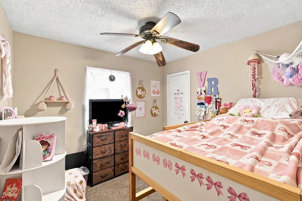115 Solon Road Waxahachie, TX 75165