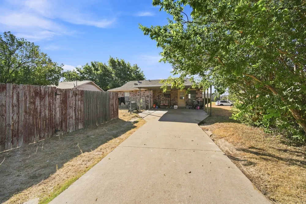 115 Solon Road Waxahachie, TX 75165