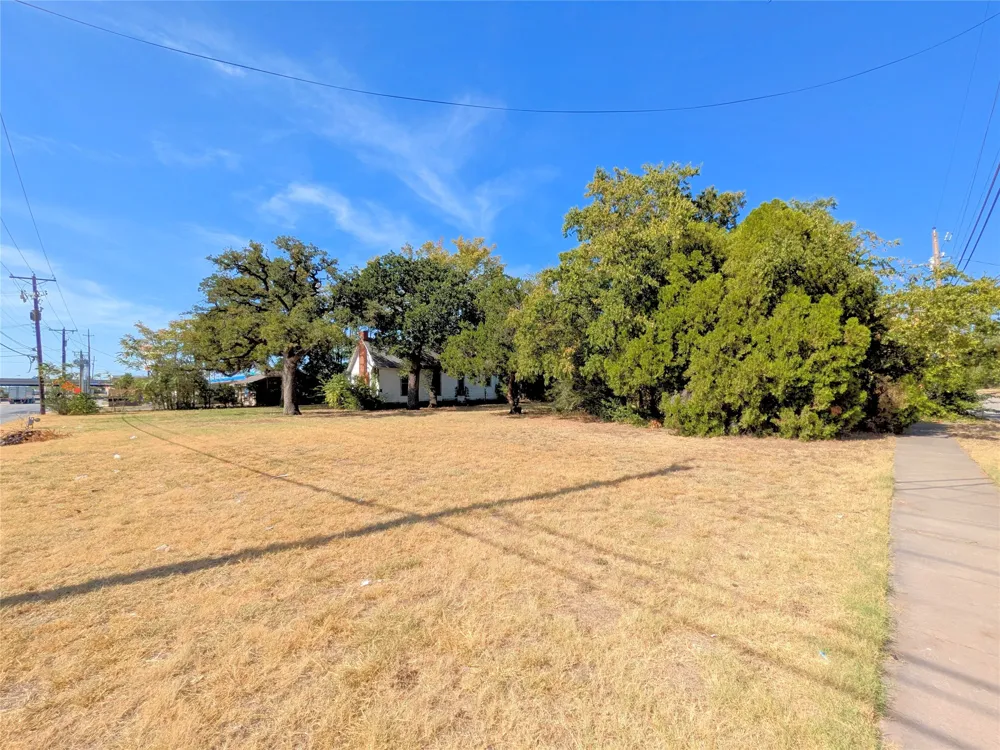 1723 Haltom Road Haltom City, TX 76117