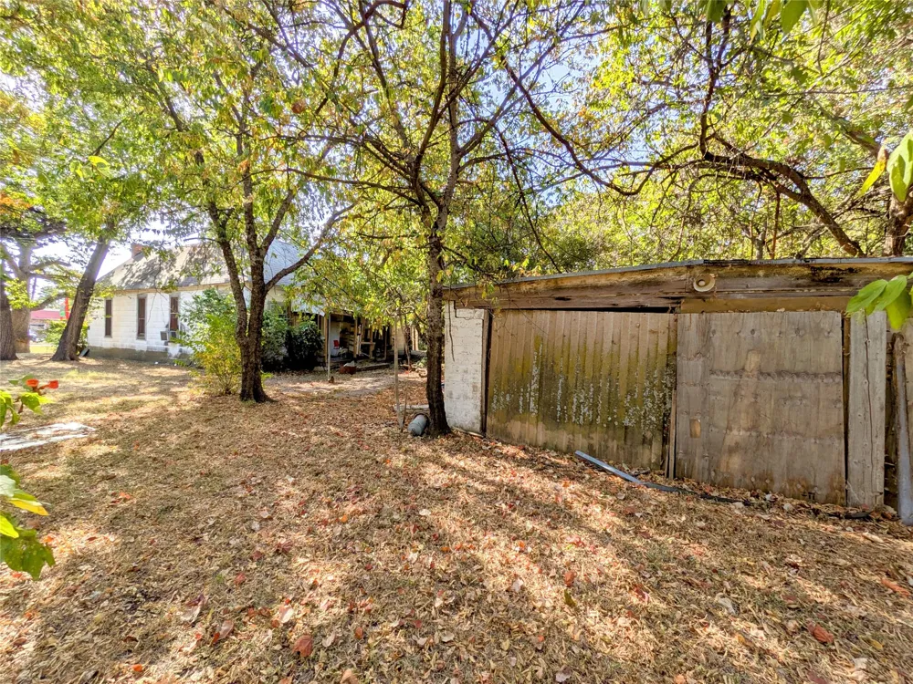1723 Haltom Road Haltom City, TX 76117