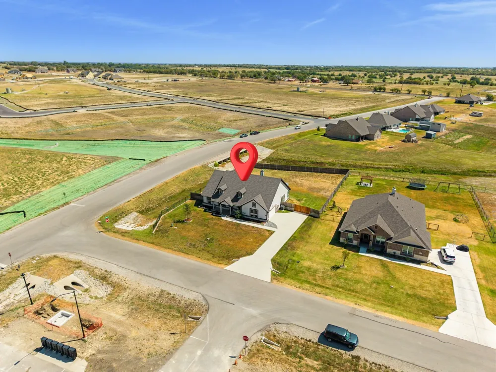 107 Red Cliff Court Rhome, TX 76078