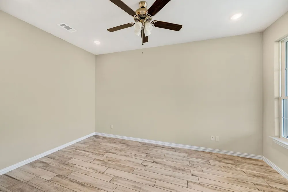 107 Red Cliff Court Rhome, TX 76078
