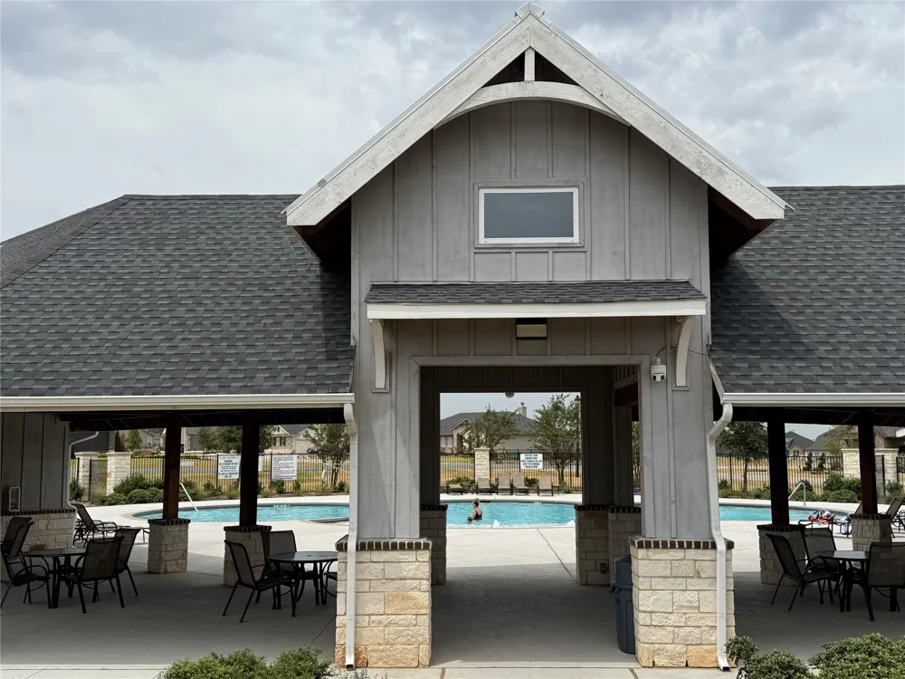 107 Red Cliff Court Rhome, TX 76078