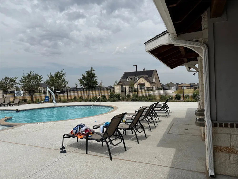 107 Red Cliff Court Rhome, TX 76078