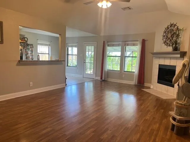 2927 30th Avenue Texas City, TX 77590