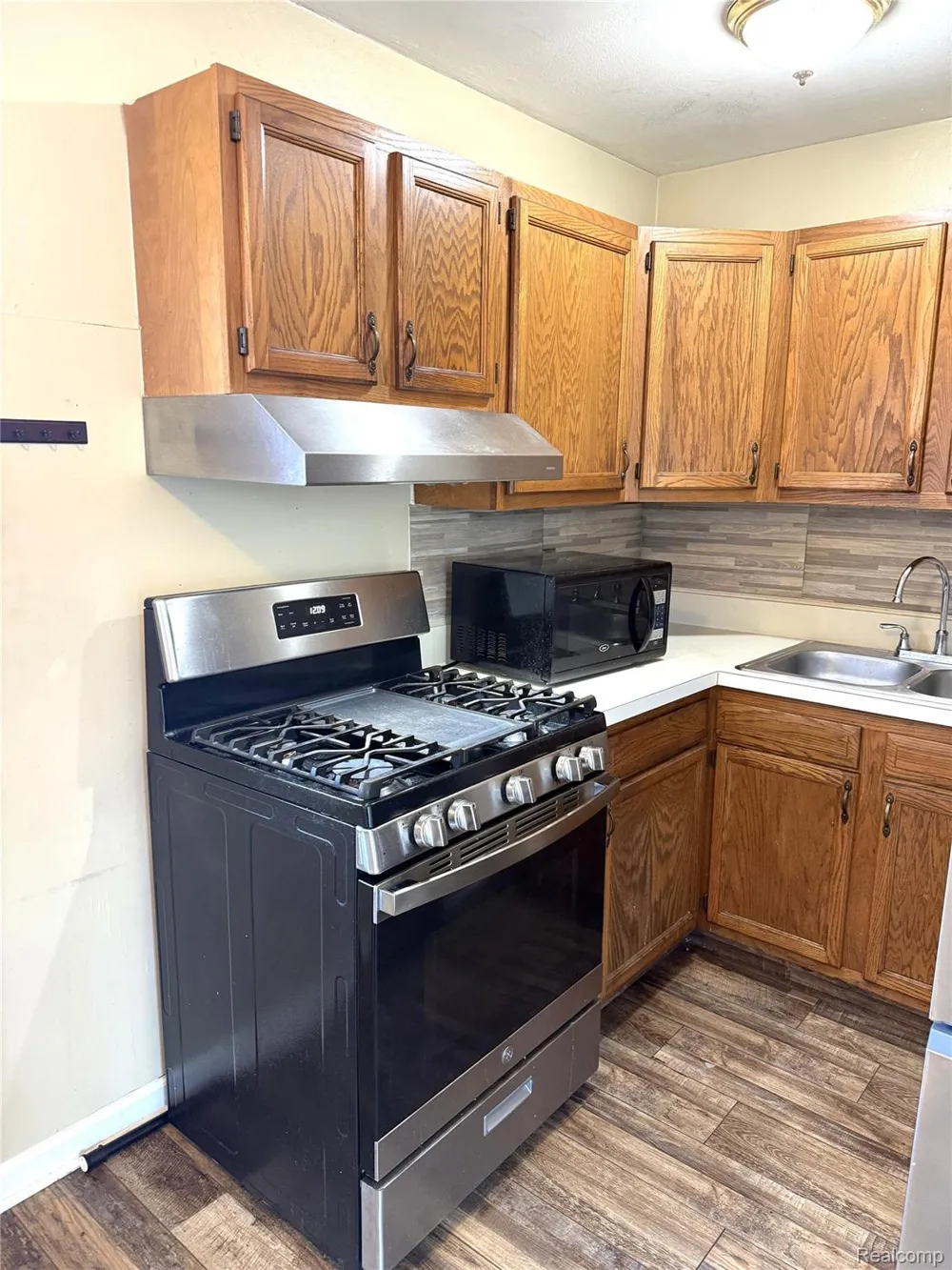 1839 Ackley Avenue Westland City, MI 48186