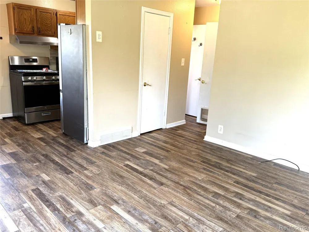 1839 Ackley Avenue Westland City, MI 48186