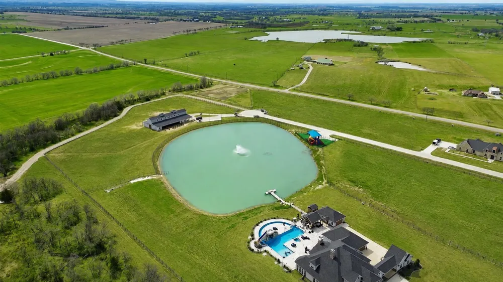 Newstone Court Waxahachie, TX 75167