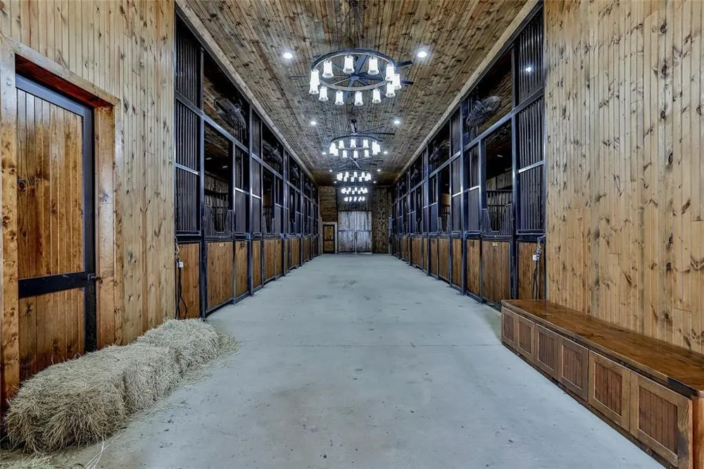 Newstone Court Waxahachie, TX 75167