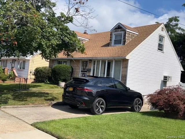 35 Marlow Road Valley Stream, NY 11580