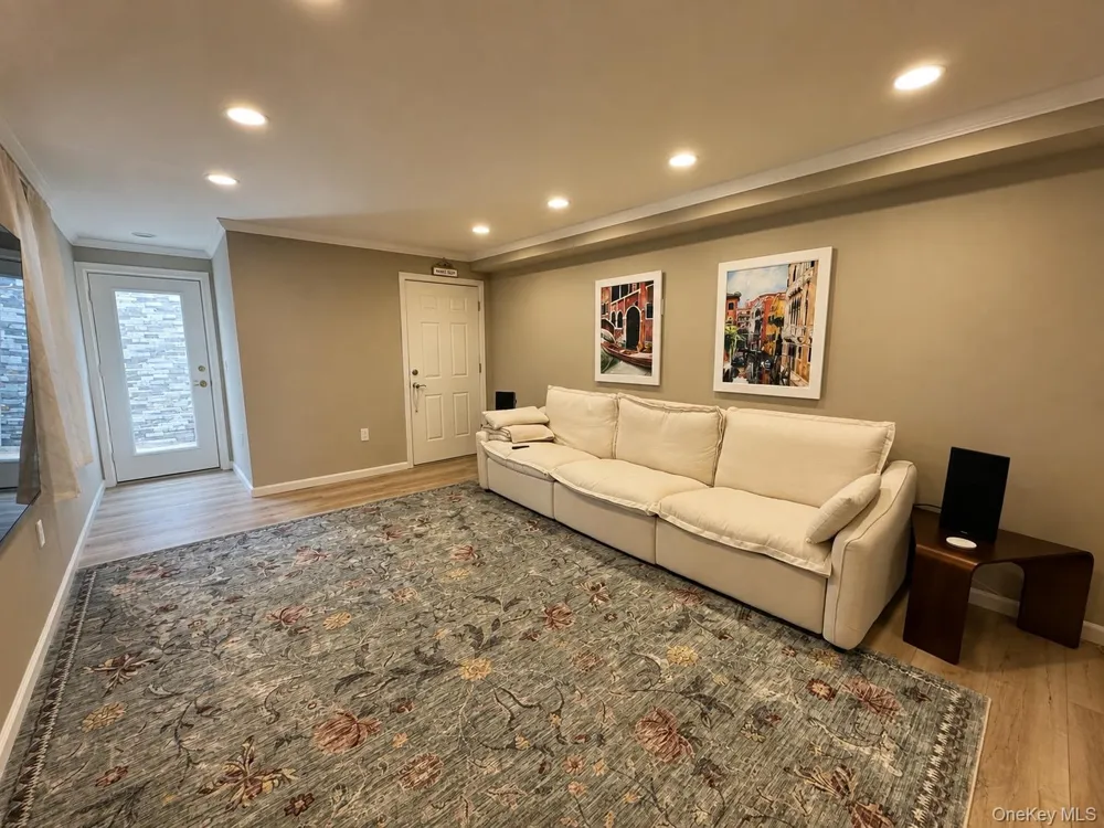 119 Whittier Drive Kings Park, NY 11754