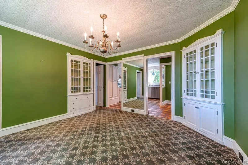 105 Laurel Lane Port Jefferson, NY 11777